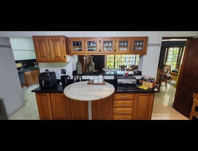 6 BEDROOM FREESTANDING FOR SALE IN ST MICHAELS ON SEA
